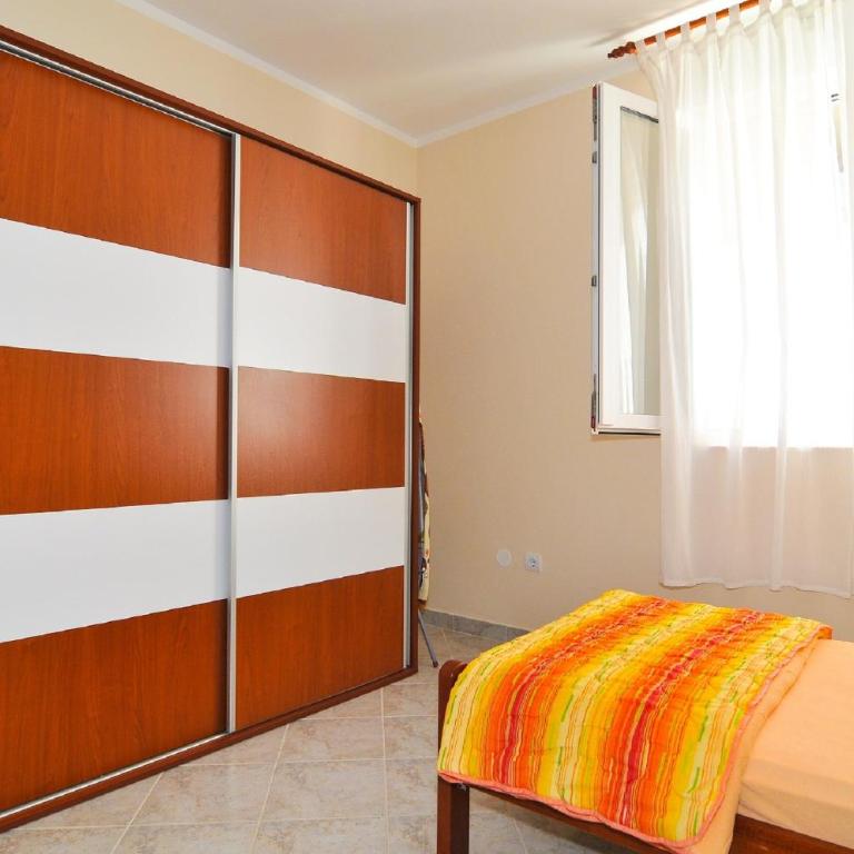 Apartments Mira - One-Bedroom Apartment - 12