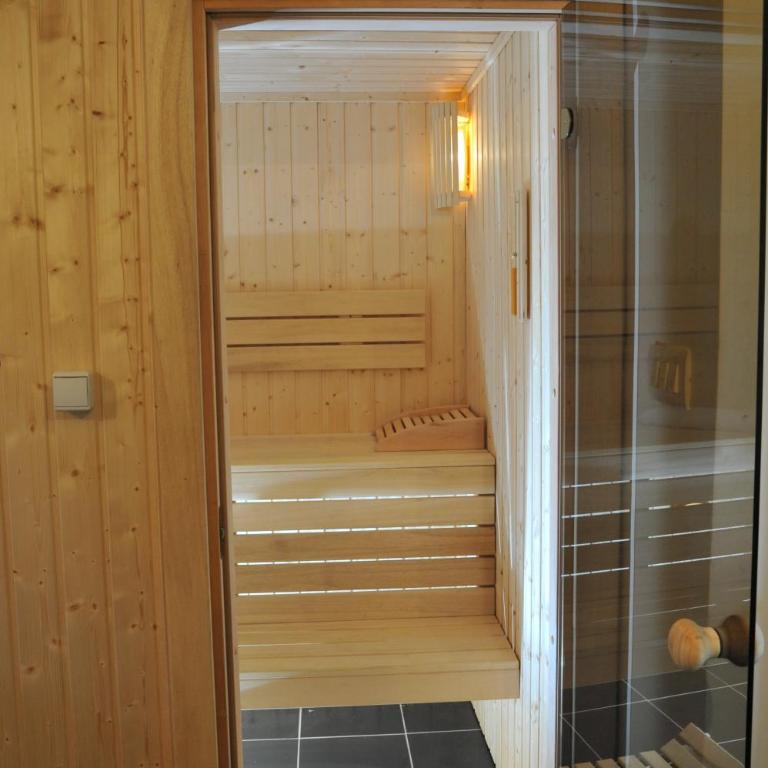 Chalet Escapade with Sauna - Chalet - 19