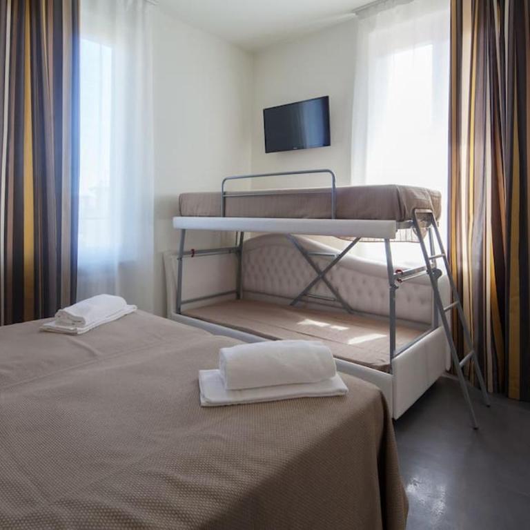 Villino Wanda - Camera Familiare con Bagno Privato - 12