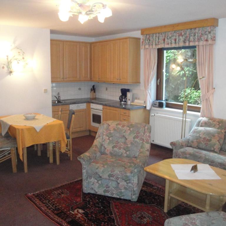 Pension & Appartement Steinwender - Apartment mit 2 Schlafzimmern und Balkon - 2