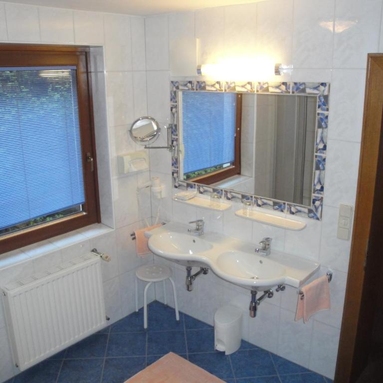 Pension & Appartement Steinwender - Apartment mit 2 Schlafzimmern und Balkon - 3