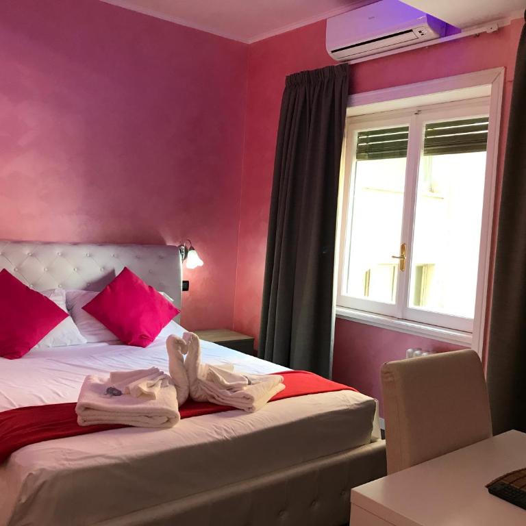 B&B Roma - Double Room with Private Bathroom - 9