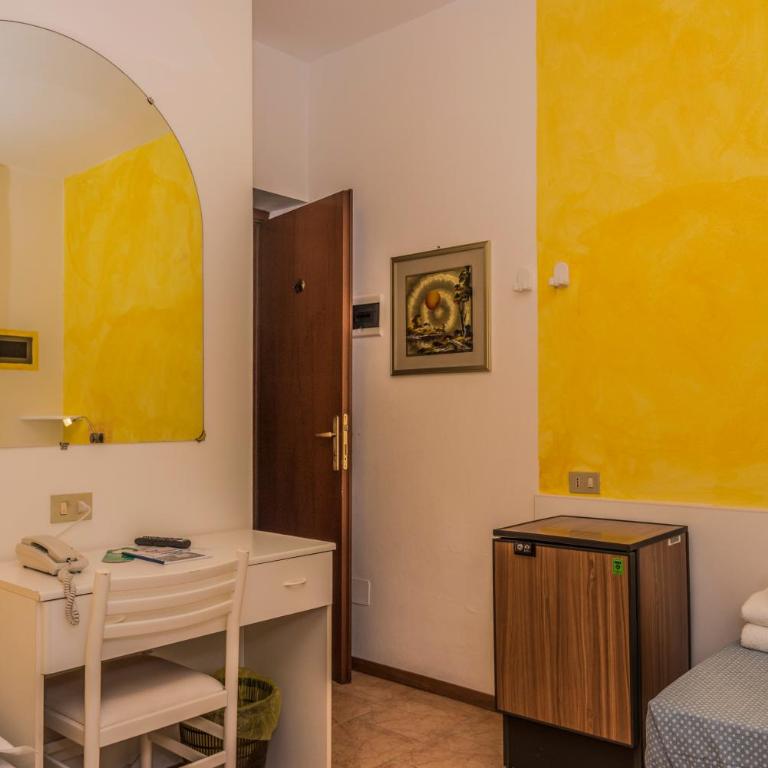 Hotel Nuova Graziosa - Quadruple Room - 4
