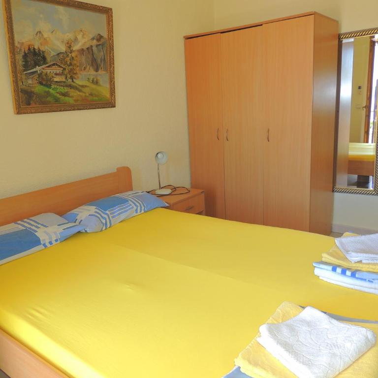 Rooms Villa Desa - Dvokrevetna Soba sa Bračnim Krevetom/Zasebnim Krevetima i Pogledom na Planinu - 5