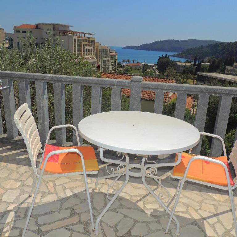 Rooms Villa Desa - Dvokrevetna Soba sa Bračnim Krevetom/Zasebnim Krevetima i Pogledom na Planinu - 7