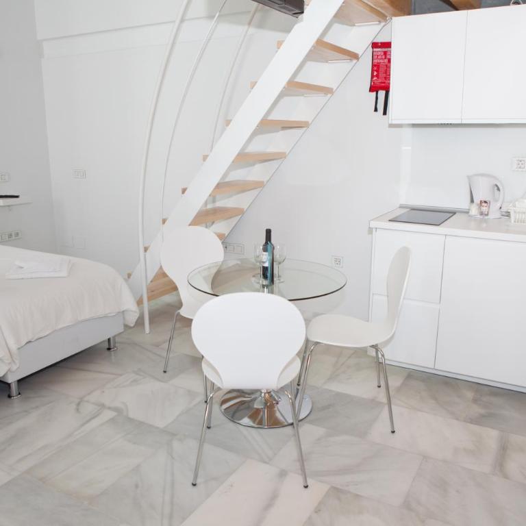 Malaga City Breaks - Estudio - 2 niveles - 96