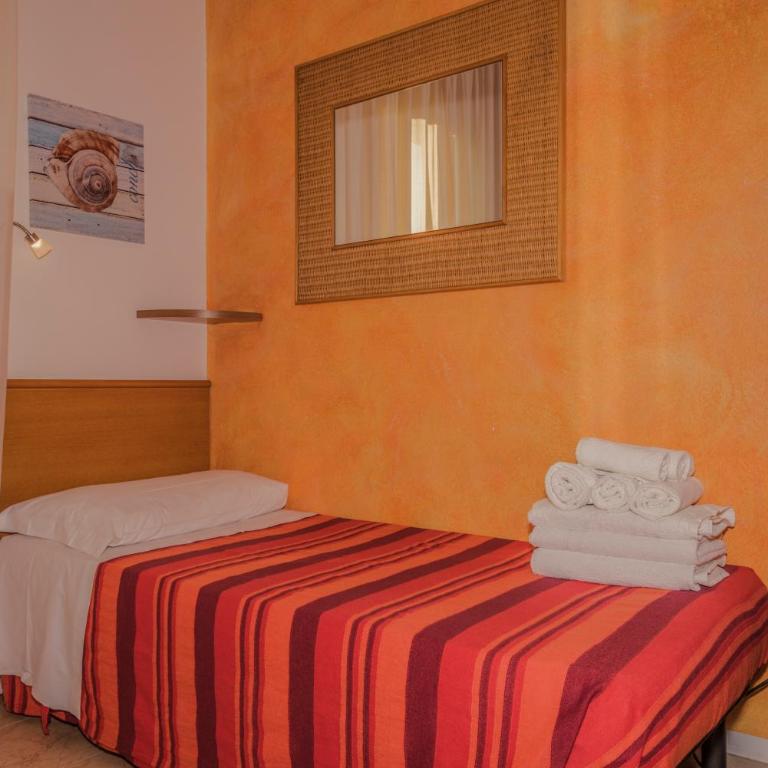 Hotel Nuova Graziosa - Triple Room - 9