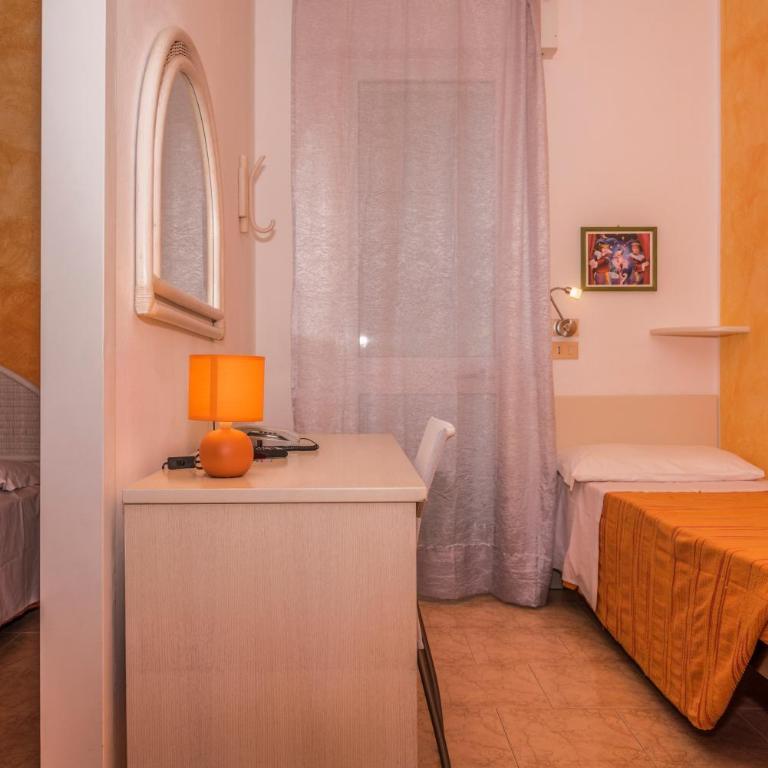 Hotel Nuova Graziosa - Quadruple Room - 1