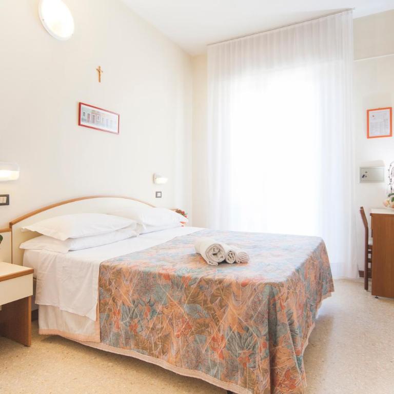 Hotel Latini - Camera Matrimoniale Economy - 6
