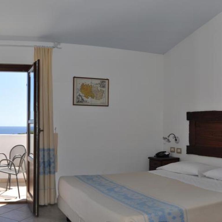 Hotel Resort Nuraghe Arvu - Camera Matrimoniale con Balcone e Vista Mare - 2