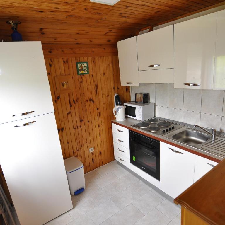 Chalet Hill Zabljak - Cottage with Mountain View - 40