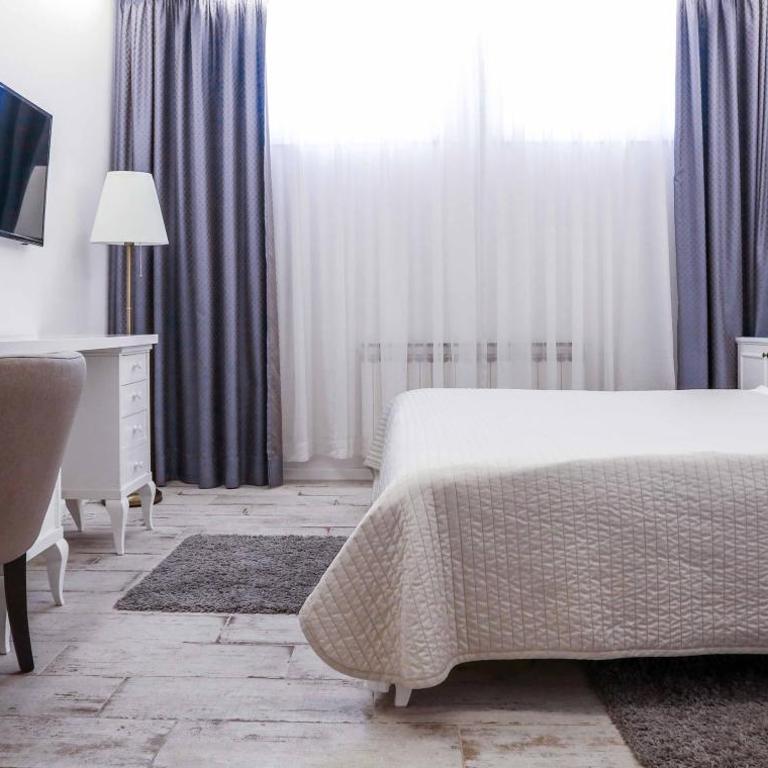 Hotel Divan - Standardna Dvokrevetna Soba sa Bračnim Krevetom/Zasebnim Krevetima - 26
