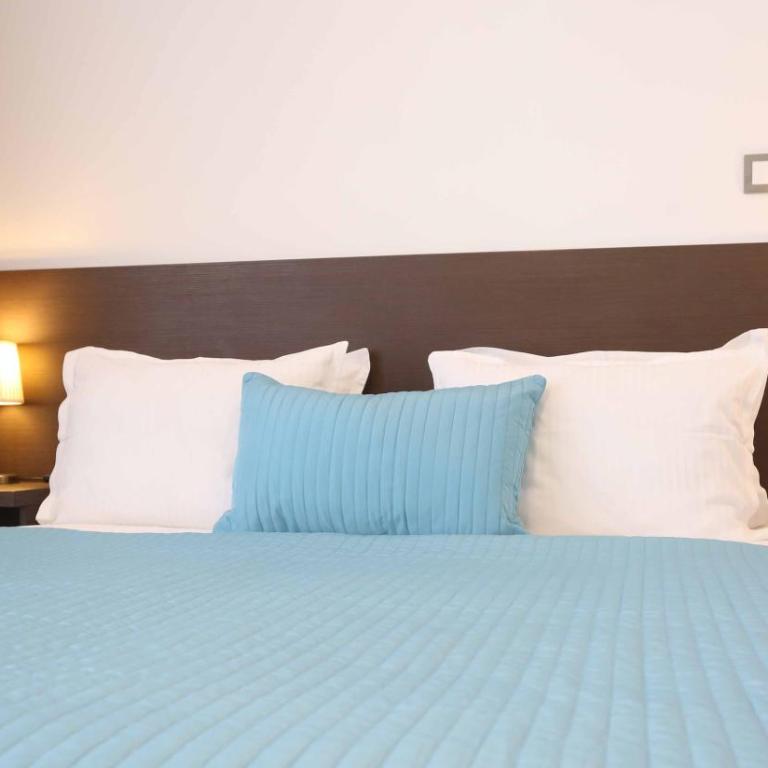 Hotel Divan - Dvokrevetna Soba sa Bračnim Krevetom/Zasebnim Krevetima - 13