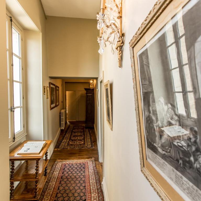 L'Hotel de Panette, Un exceptionnel château en coeur de ville - parking privé cour - Chambre Double ou Lits Jumeaux « Le Marquis de Tristan » - 5