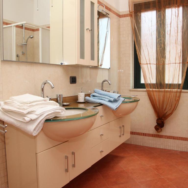 La Collina Capo d'Orlando - Camera Matrimoniale con Bagno Privato Interno - 8