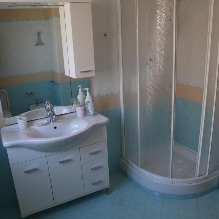 La Collina Capo d'Orlando - Camera Matrimoniale con Bagno Privato e Balcone con Vista Mare - 11