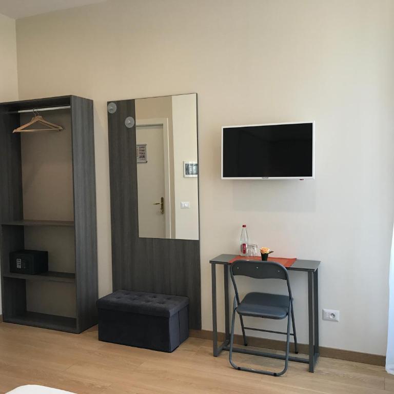 Boutique Hôtel Neptune Nice - Chambre Double avec Balcon - Vue sur Rue Piétonne - 6