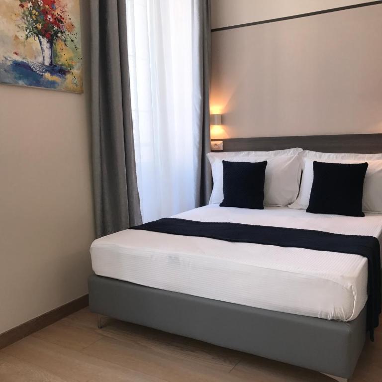 Boutique Hôtel Neptune Nice - Chambre Double avec Balcon - Vue sur Rue Piétonne - 4