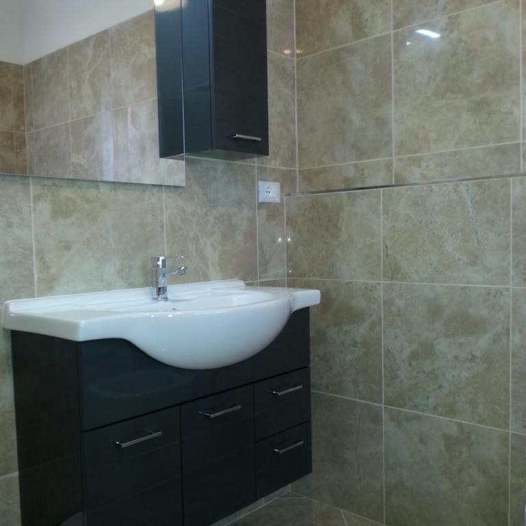 Bed And Breakfast Corticella 24 - Camera Doppia con Letti Singoli con Bagno Privato - 12