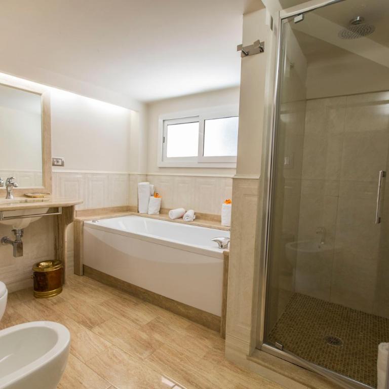 Royal Suite Trinità Dei Monti - Camera Matrimoniale Deluxe - 2