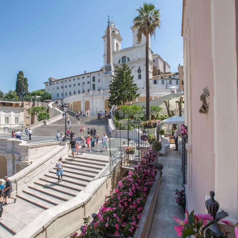 Royal Suite Trinità Dei Monti - Camera Matrimoniale Deluxe con Balcone - 7