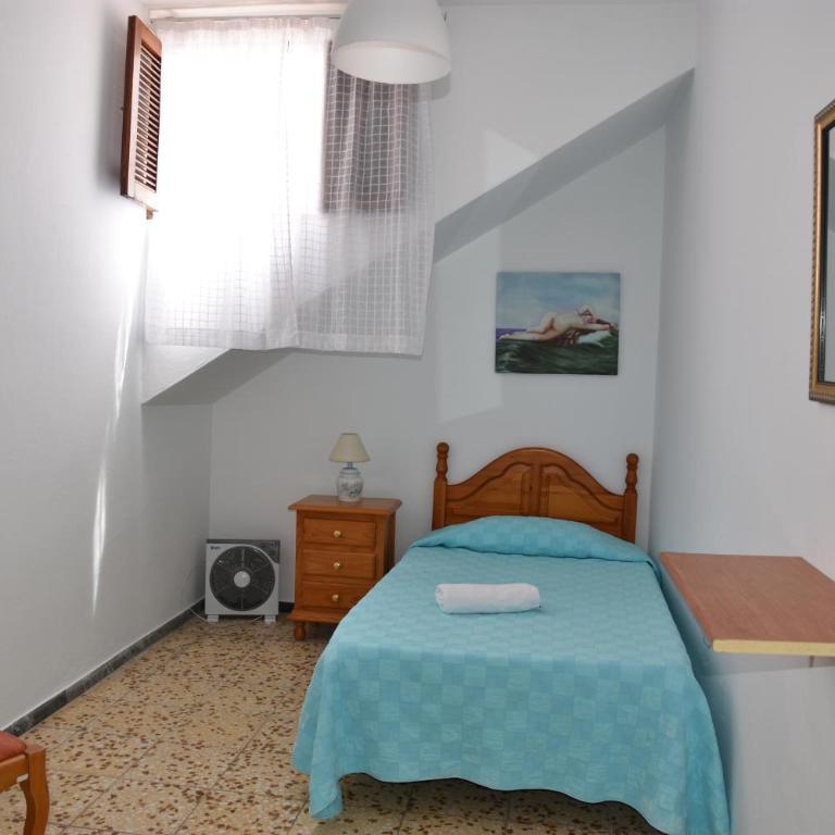 Pension Eva - Habitación individual básica con baño compartido - 2