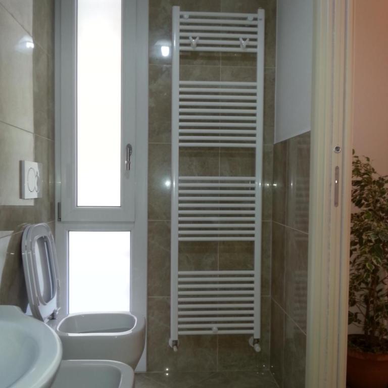 Bed And Breakfast Corticella 24 - Camera Doppia con Letti Singoli con Bagno Privato - 18