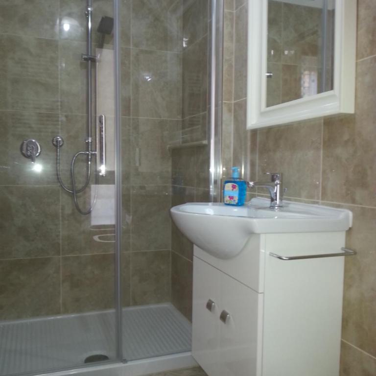 Bed And Breakfast Corticella 24 - Camera Doppia con Letti Singoli con Bagno Privato - 19