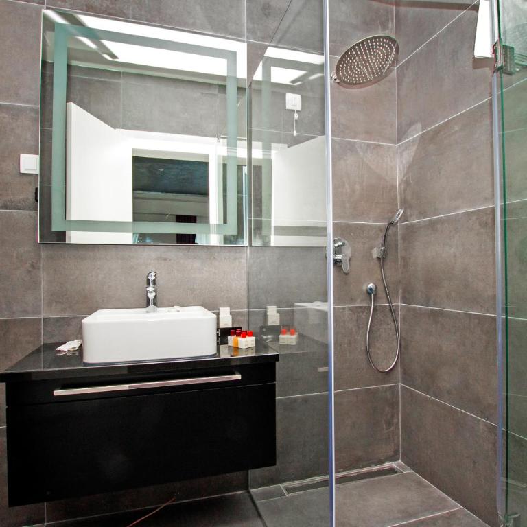 Hotel Alkima - Deluxe Double Room with Side Sea View - 4