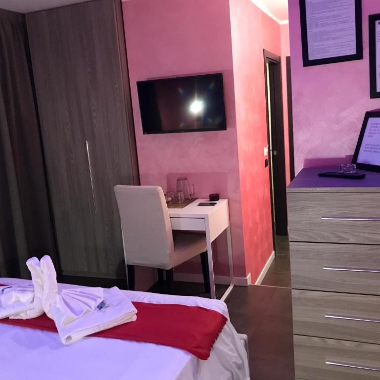 B&B Roma - Double Room with Private Bathroom - 7