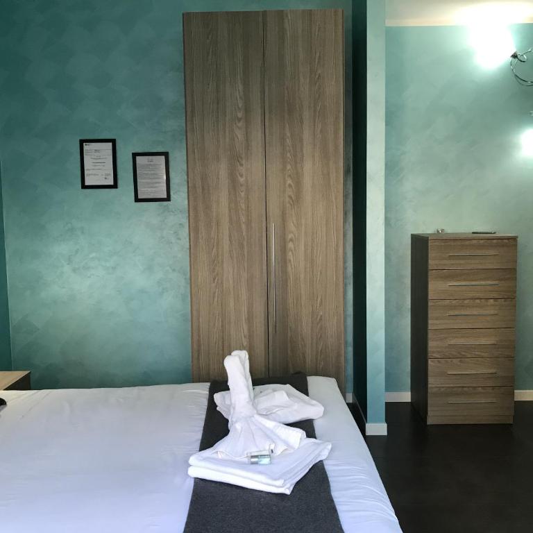 B&B Roma - Superior Double Room with Private Bathroom - 9
