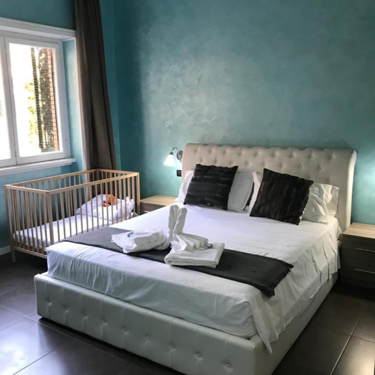 B&B Roma - Superior Double Room with Private Bathroom - 11