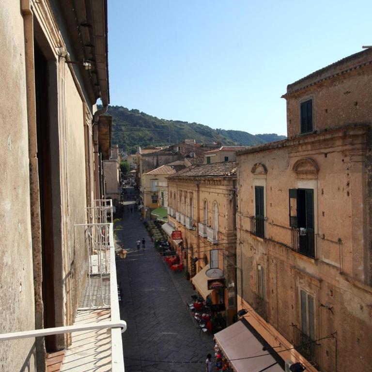 Donnaciccina Accomodation - Chambre Familiale avec Vue - 9
