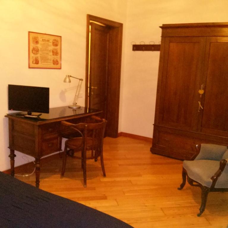 D'AGO48 - Camera Matrimoniale/Doppia con Letti Singoli con Bagno Privato Esterno - 5