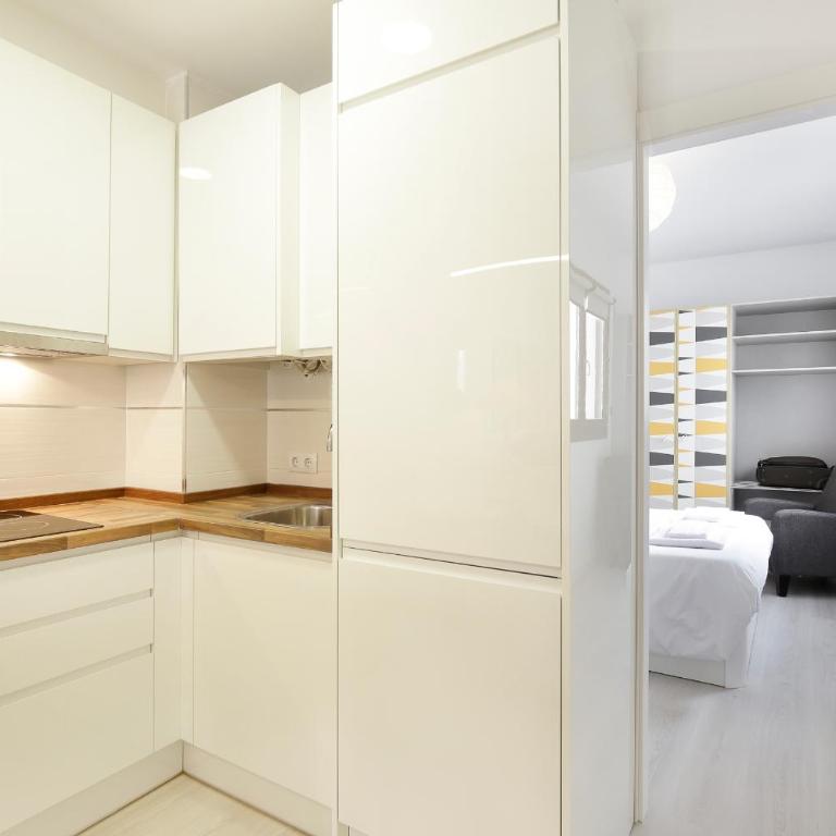 HI ROOM - Smart Apartments - AC - One-Bedroom Apartment - 5