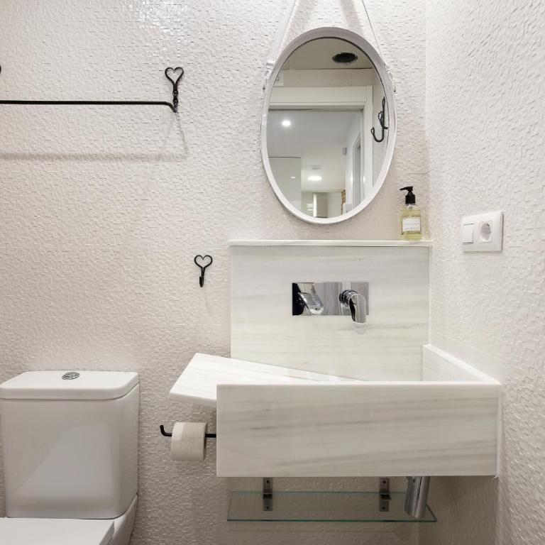 HI ROOM - Smart Apartments - AC - One-Bedroom Apartment - 10