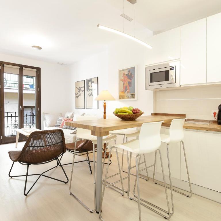 HI ROOM - Smart Apartments - AC - One-Bedroom Apartment - 2