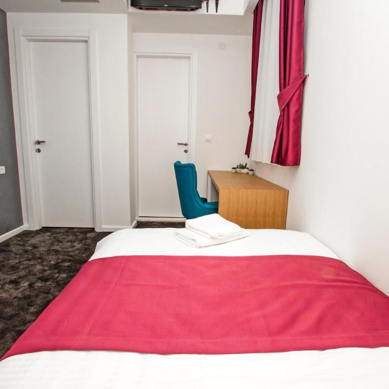 Hotel Alkima - Family Room with Mountain View - 3