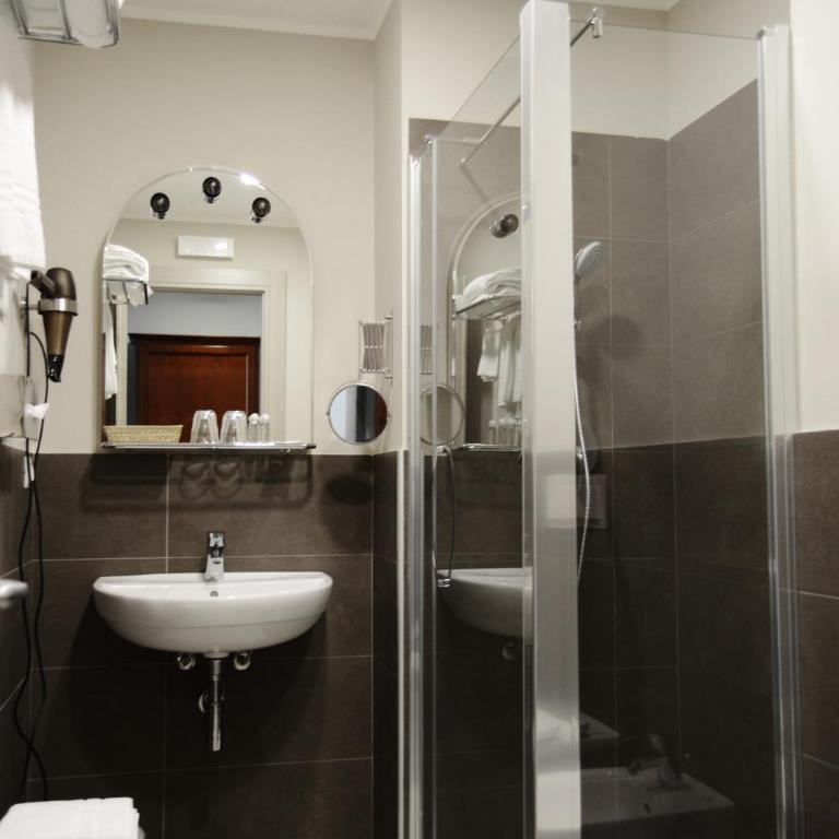 Hotel Giulio Cesare - Deluxe Single Room with Balcony - 4