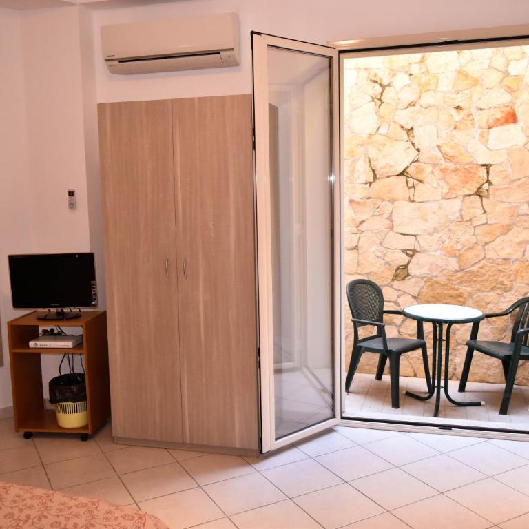 Hotel Condor - Economy Double or Twin Room - 5