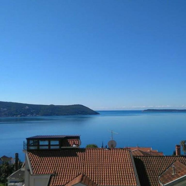Lala - Apartment with Sea View - 40