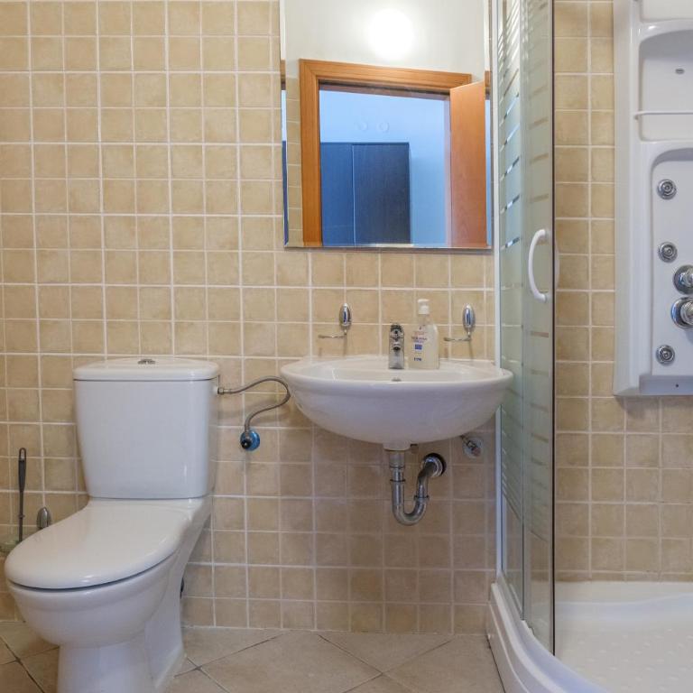 Apartments Riverside - One-Bedroom Apartment with Pool View - 1