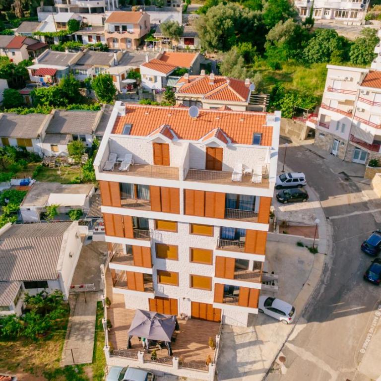 Opium Mar Apartments - Three-Bedroom Apartment with Sea View - 2