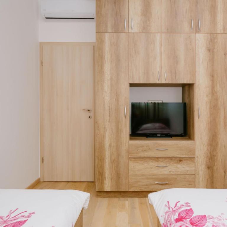 Opium Mar Apartments - Two-Bedroom Apartment with Sea View - 4