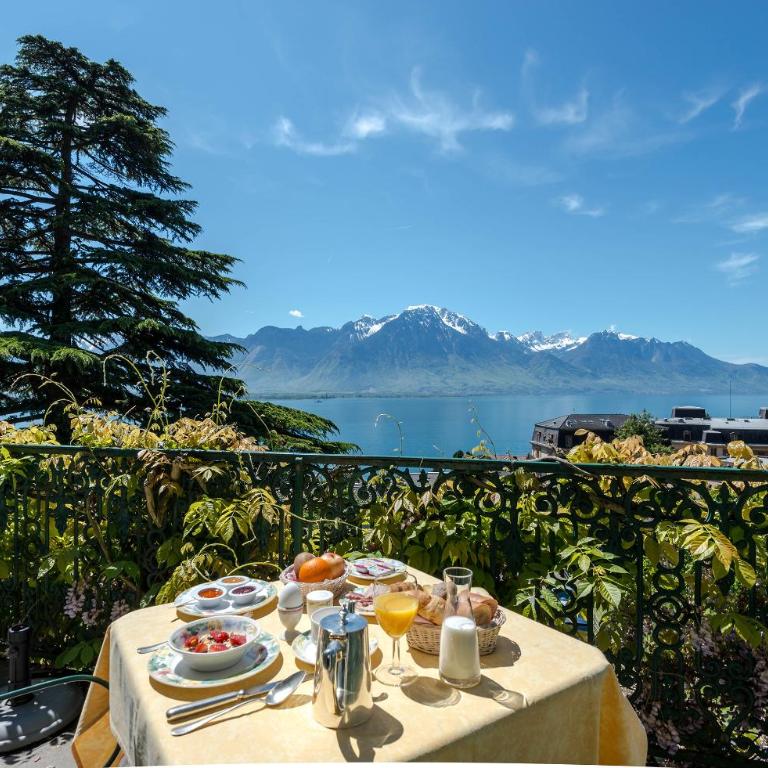 Swiss Historic Hotel Masson - Superior Double Room with Lake View - 2