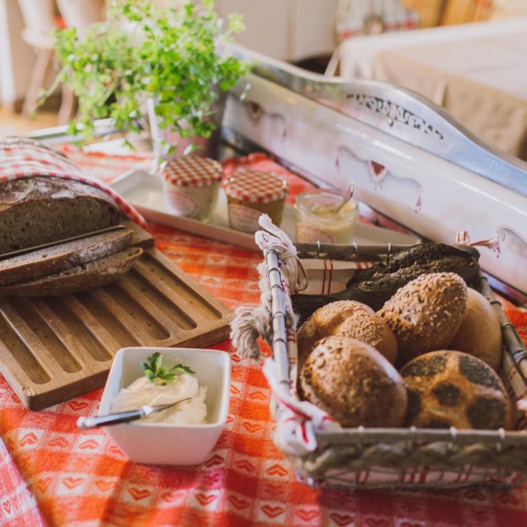 Dreimäderlhaus - Das vegetarische Boutique Hotel - Comfort Doppelzimmer mit Balkon - 4