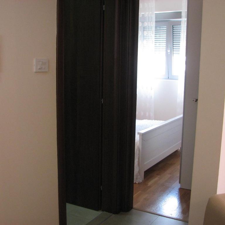 Apartment B&S - One-Bedroom Apartment with Balcony - 52