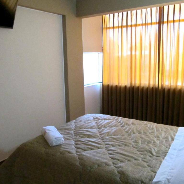 Hostal Wallallo - Habitación Individual con baño privado externo - 2