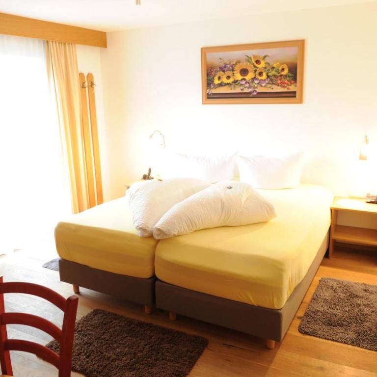 Pension Olympia - Doppelzimmer mit Balkon - 3