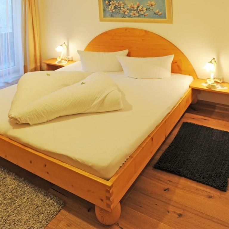 Pension Olympia - Doppelzimmer mit Balkon - 10